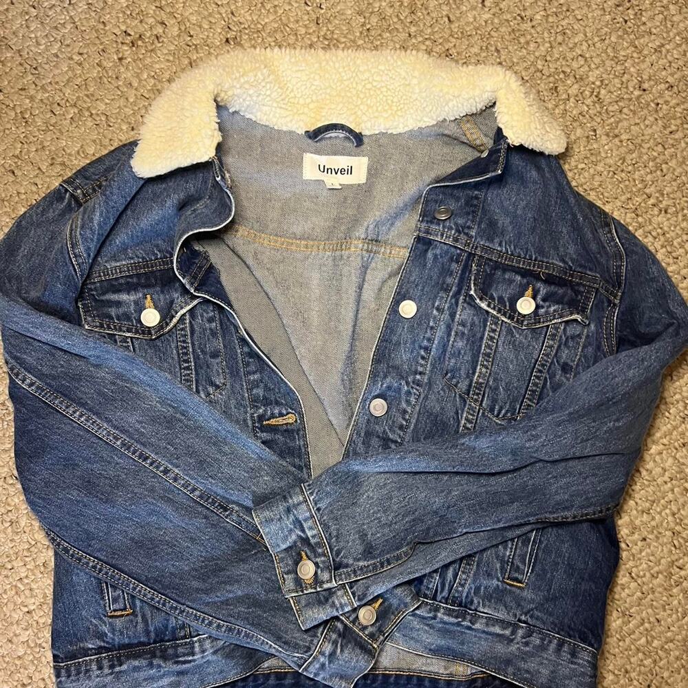 Blue denim jacket with sherpa